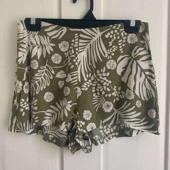 Arnhem Shorts - Picture 2 of 4